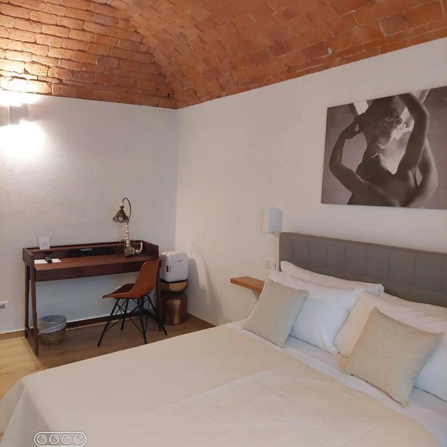 Federico II - Rooms And Breakfast Borgio Verezzi Kültér fotó