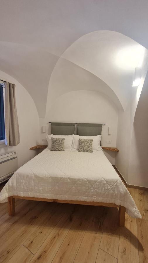 Federico II - Rooms And Breakfast Borgio Verezzi Kültér fotó